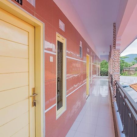 Hotel Reddoorz Syariah @ Tambak Mekar Street Subang Djalantjagak Exterior foto