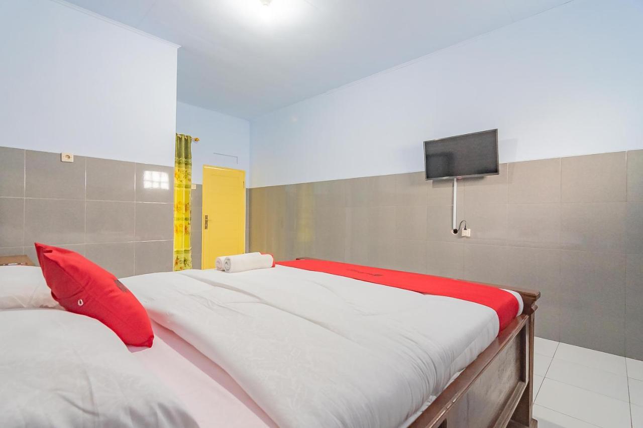 Hotel Reddoorz Syariah @ Tambak Mekar Street Subang Djalantjagak Exterior foto