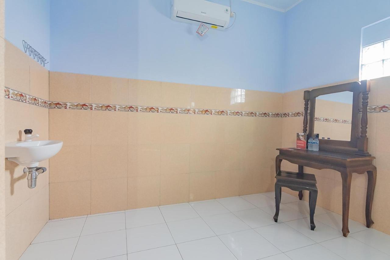 Hotel Reddoorz Syariah @ Tambak Mekar Street Subang Djalantjagak Exterior foto